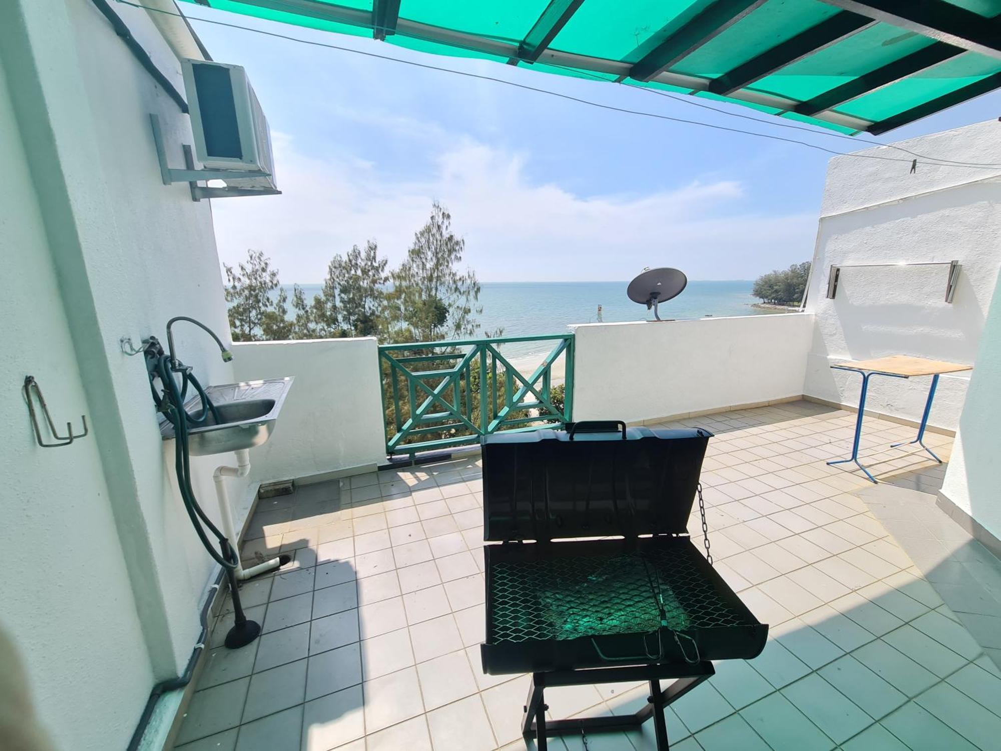 Apartment 6-13pax, Duplex Bbq Front Sea View Port Dickson